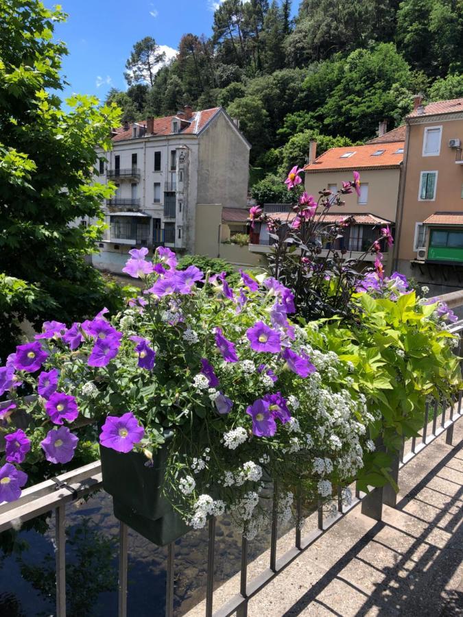 Grand Hotel De L'Europe Vals-les-Bains Bagian luar foto