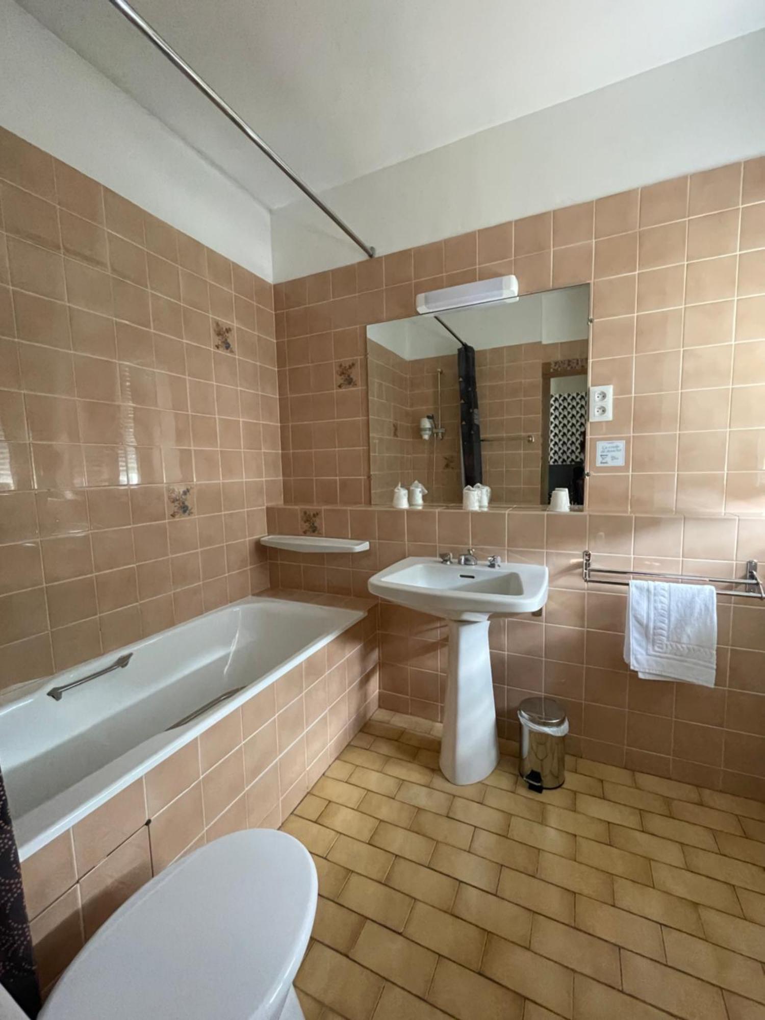 Grand Hotel De L'Europe Vals-les-Bains Bagian luar foto